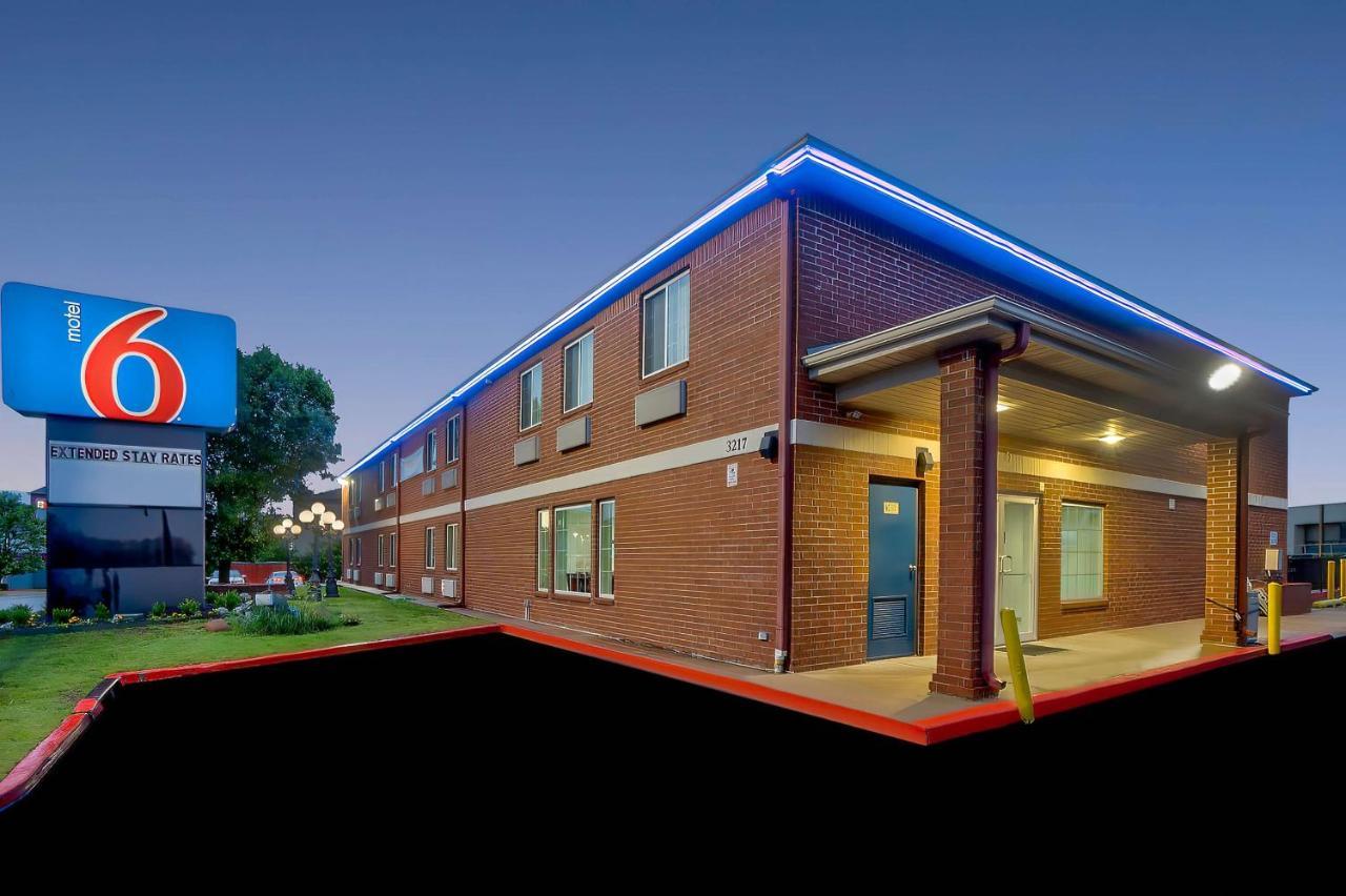 Hotel 6 Tulsa, Ok -